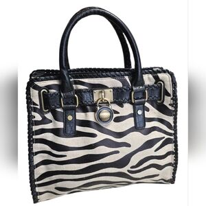 Chic Zebra Print Shoulder Bag